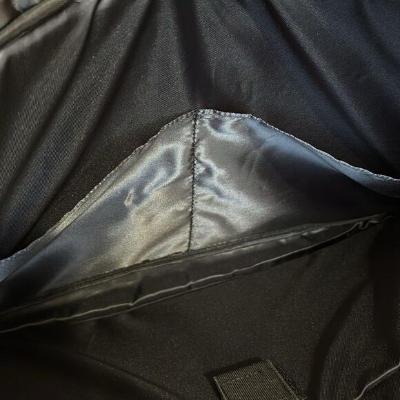 Black briefcase/padded 17.5" laptop sleeve. Use w/handle or 50" shoulder strap - Picture 5 of 12